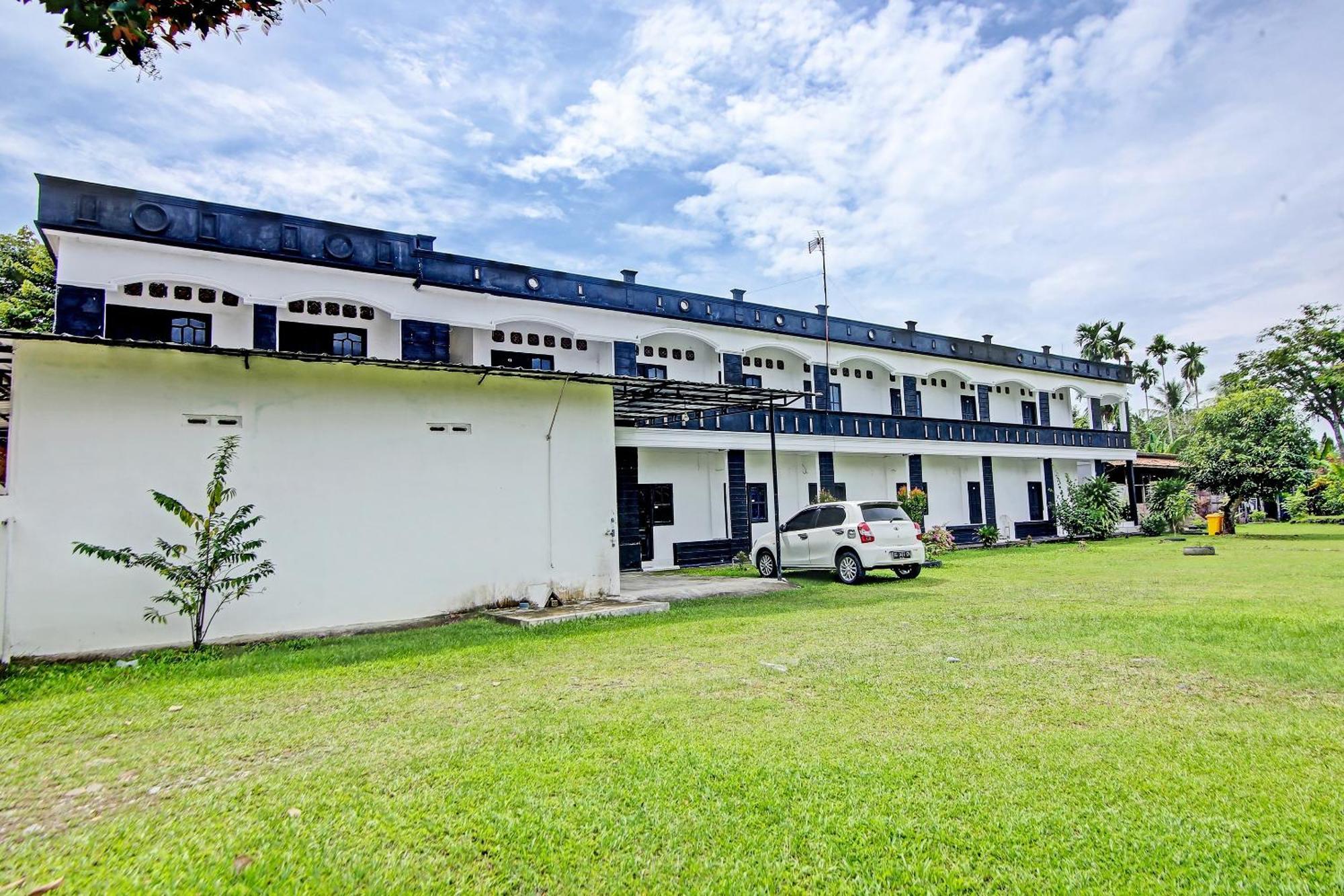 Oyo Life 91127 Wisma Sukajadi Syariah Perabumulih Exteriér fotografie