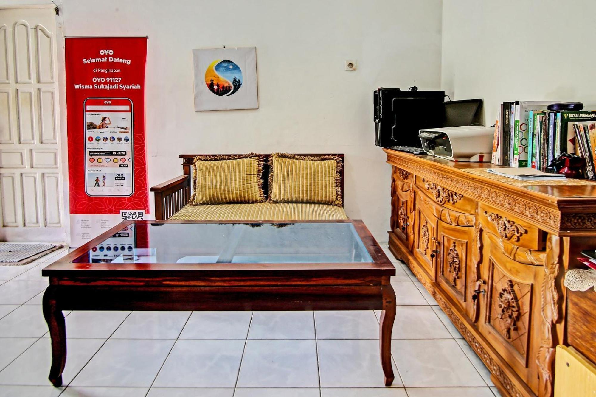 Oyo Life 91127 Wisma Sukajadi Syariah Perabumulih Exteriér fotografie