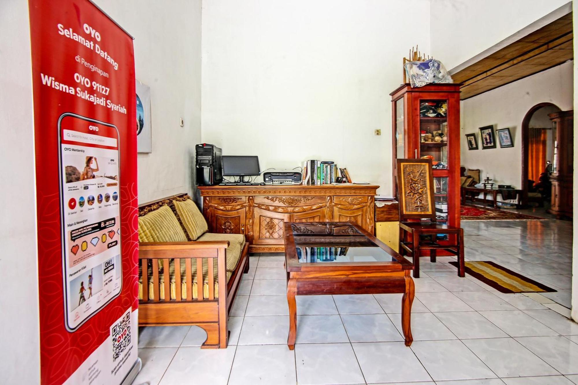 Oyo Life 91127 Wisma Sukajadi Syariah Perabumulih Exteriér fotografie